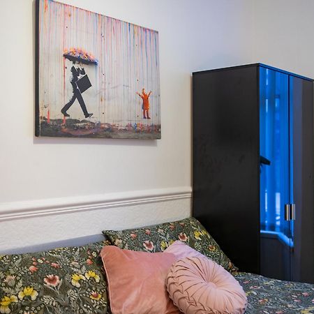 Cozy Rooms In Shared Accommodation Near Anfield Stadium With Parking And Wifi Liverpool Eksteriør billede