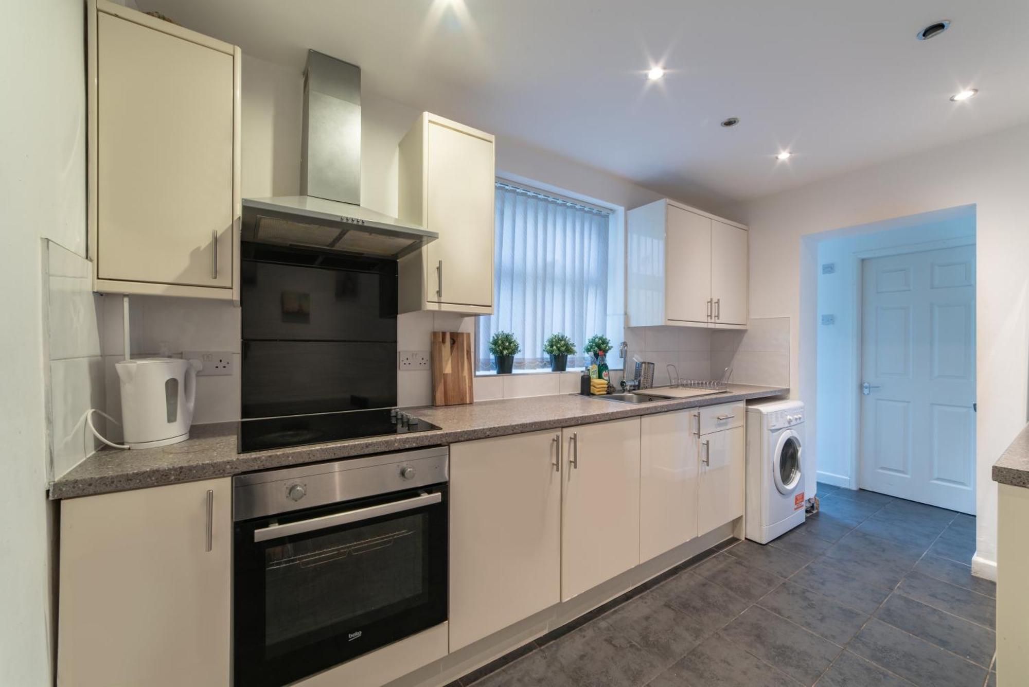 Cozy Rooms In Shared Accommodation Near Anfield Stadium With Parking And Wifi Liverpool Eksteriør billede