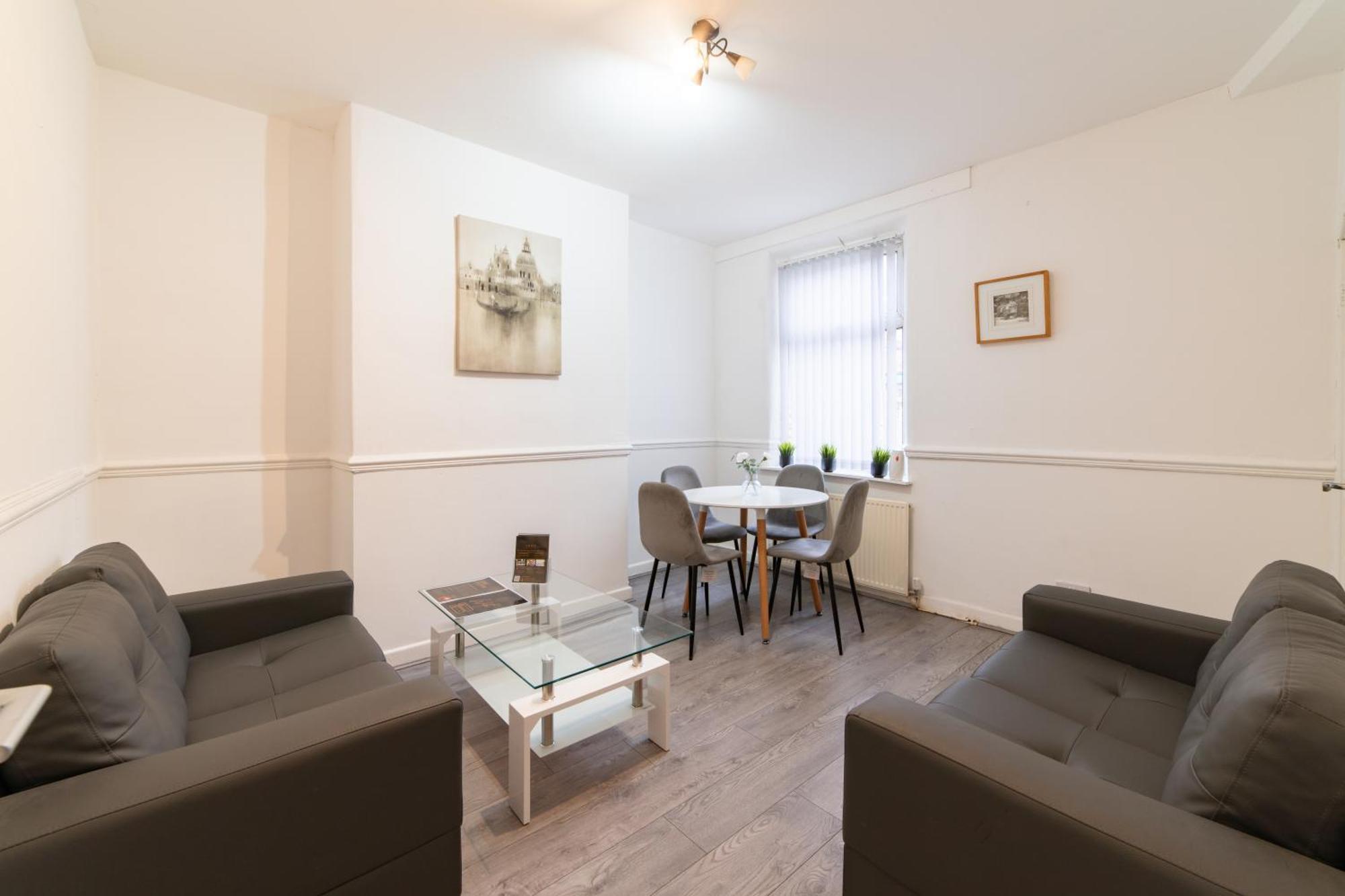 Cozy Rooms In Shared Accommodation Near Anfield Stadium With Parking And Wifi Liverpool Eksteriør billede