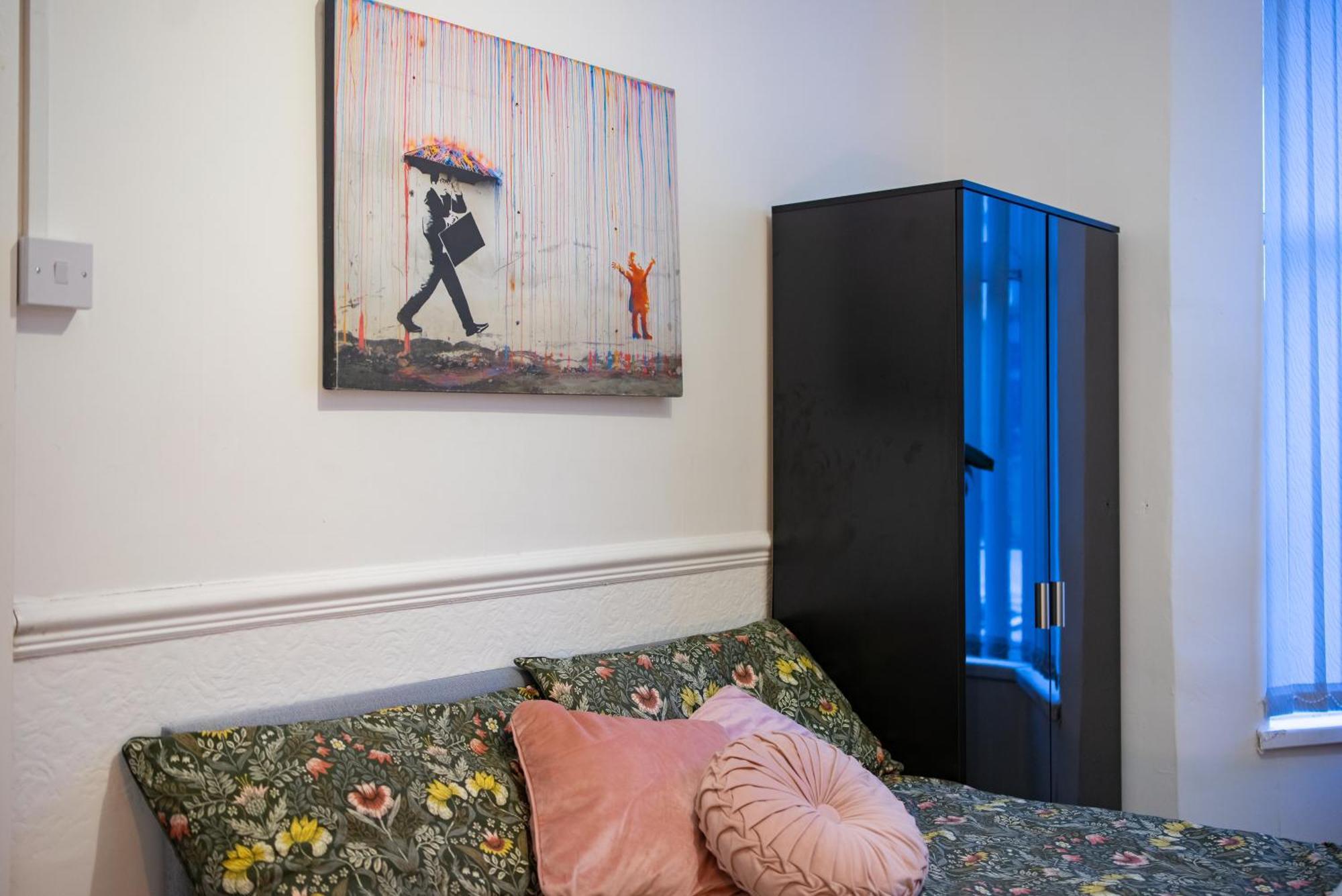 Cozy Rooms In Shared Accommodation Near Anfield Stadium With Parking And Wifi Liverpool Eksteriør billede