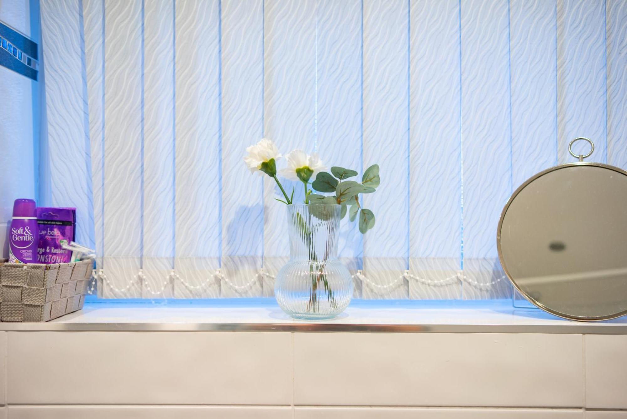 Cozy Rooms In Shared Accommodation Near Anfield Stadium With Parking And Wifi Liverpool Eksteriør billede