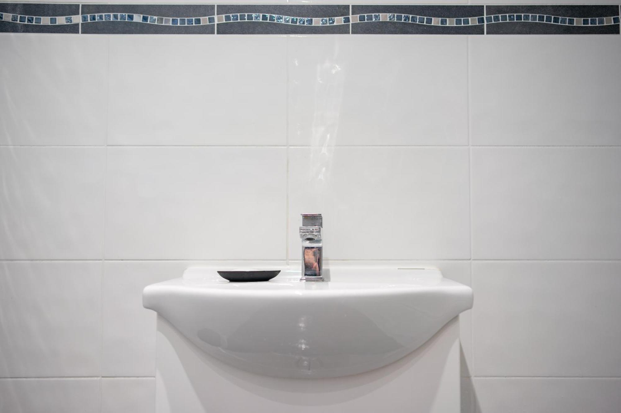 Cozy Rooms In Shared Accommodation Near Anfield Stadium With Parking And Wifi Liverpool Eksteriør billede